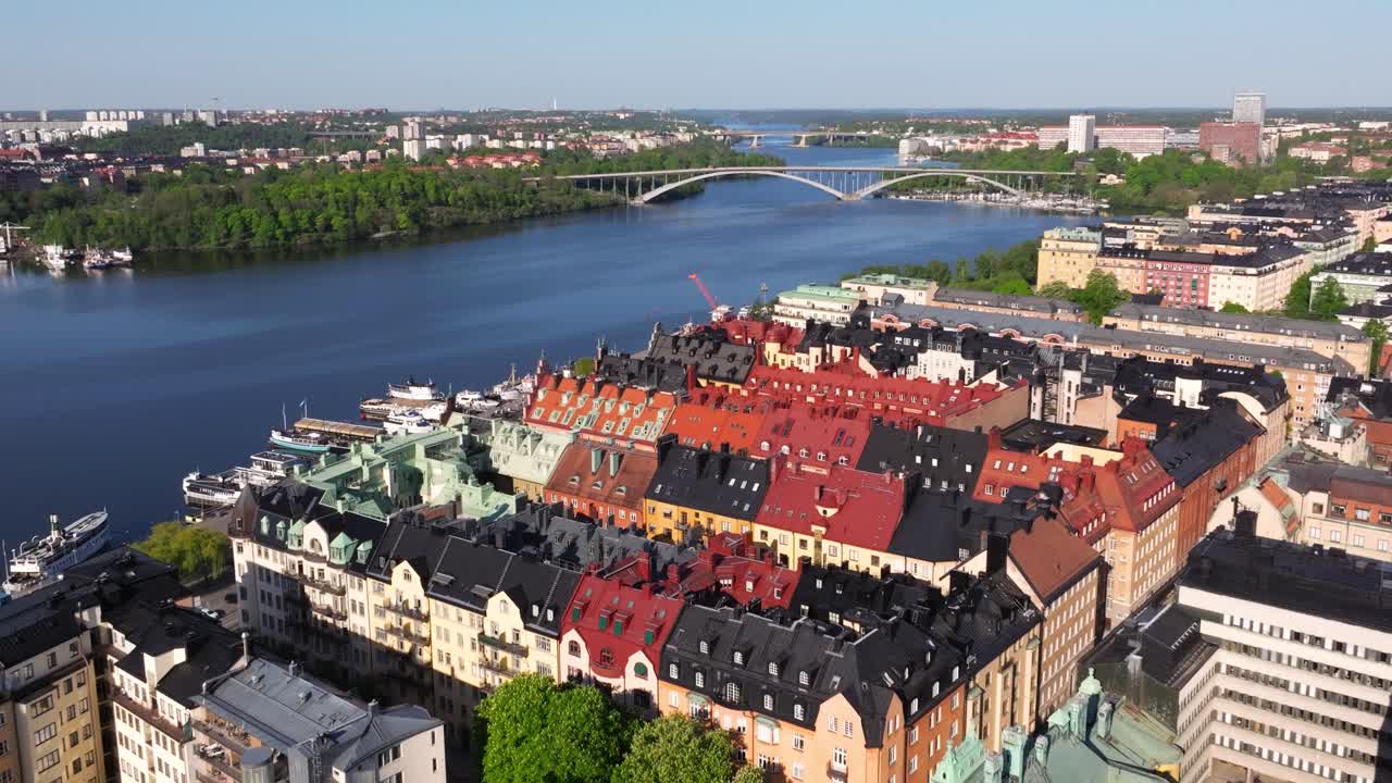 hermosa vista aérea sobre las casas suecas en la isla de kungsholmen, estocolmo