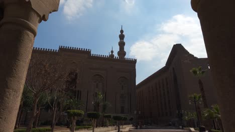 Mezquita-madrasa-Del-Sultán-Hassan-Y-Mezquita-Al-rifa&#39;i-El-Cairo-En-Egipto