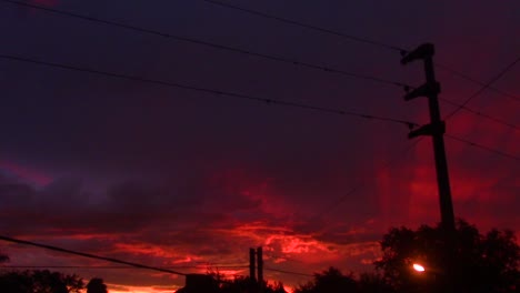 Lapso-De-Tiempo-Al-Atardecer,-Cielo-Rojo.-Argentino