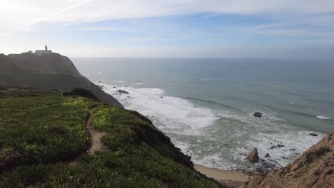 Panorámica-Sobre-La-Playa-De-Ursa-Con-Cabo-Da-Roca-En-La-Distancia