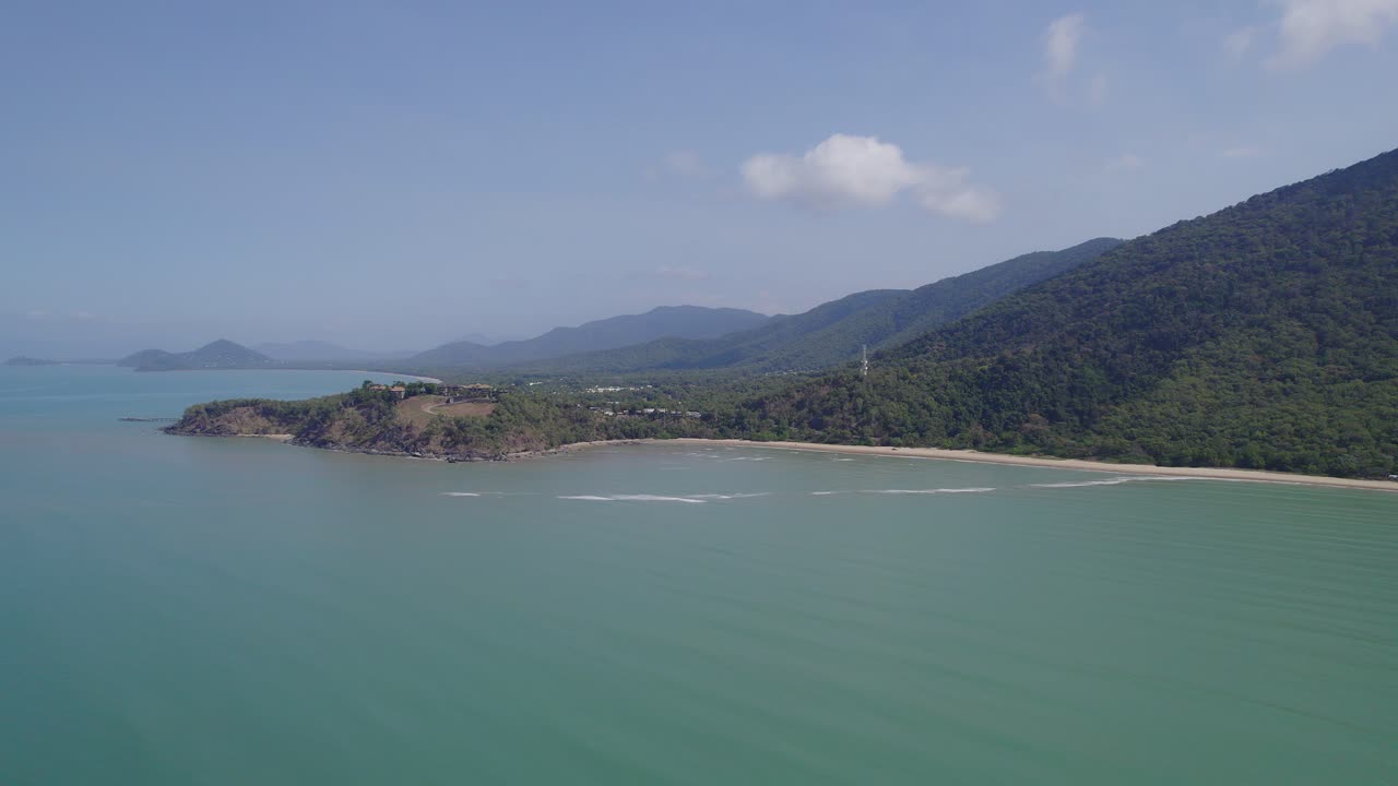 vista idílica de las playas tropicales en la región de cairns, extremo norte de queensland, australia