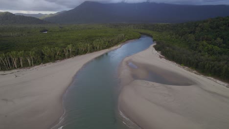 Panorama-Des-Daintree-Nationalparks-Mit-üppigem-Grünem-Wald-Im-Norden-Von-Queensland,-Australien