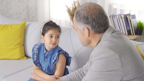 Knowledge-and-senior-grandfather-tells-his-memories-to-his-grandson.