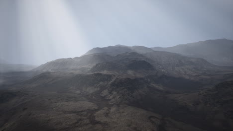 Sun-Rays-against-the-Backdrop-of-the-Mountains