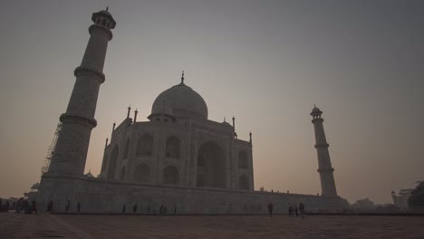 taj mahal at sunrise/sunset