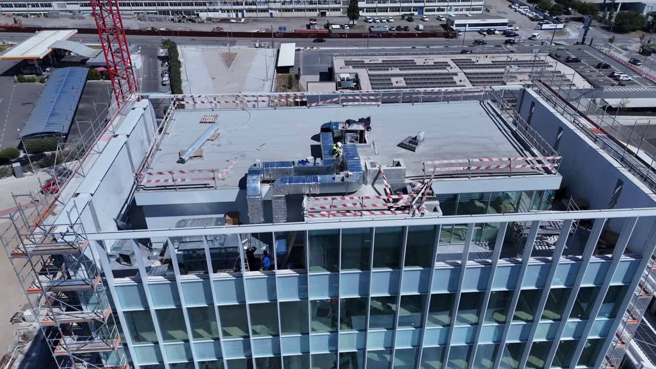 Construction of a Modern Building