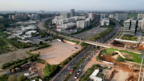 video de drones de 4k de la zona industrial del norte de rehovot en un día de invierno nublado