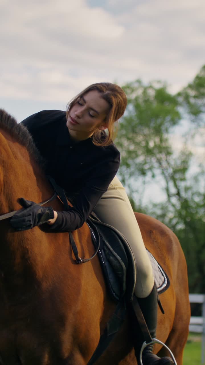 Mujer a caballo