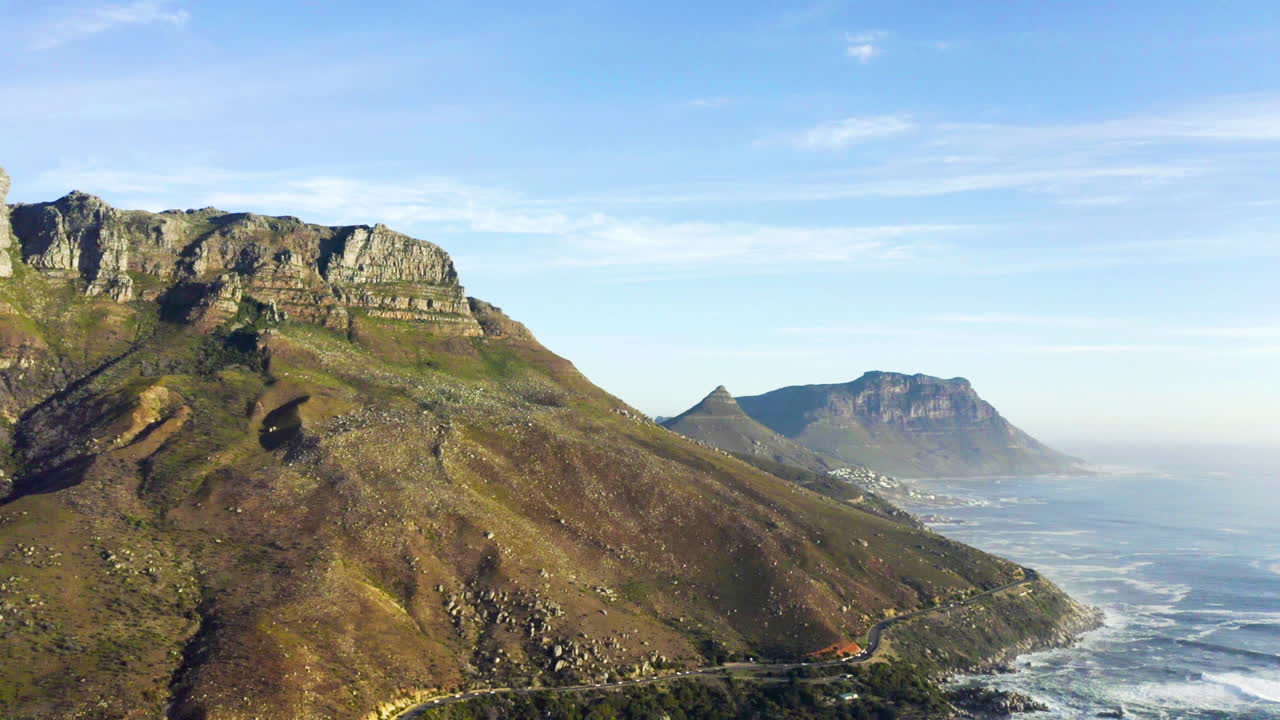 돈이 돌아오기 때문에 시간은 여행하지 않습니다.