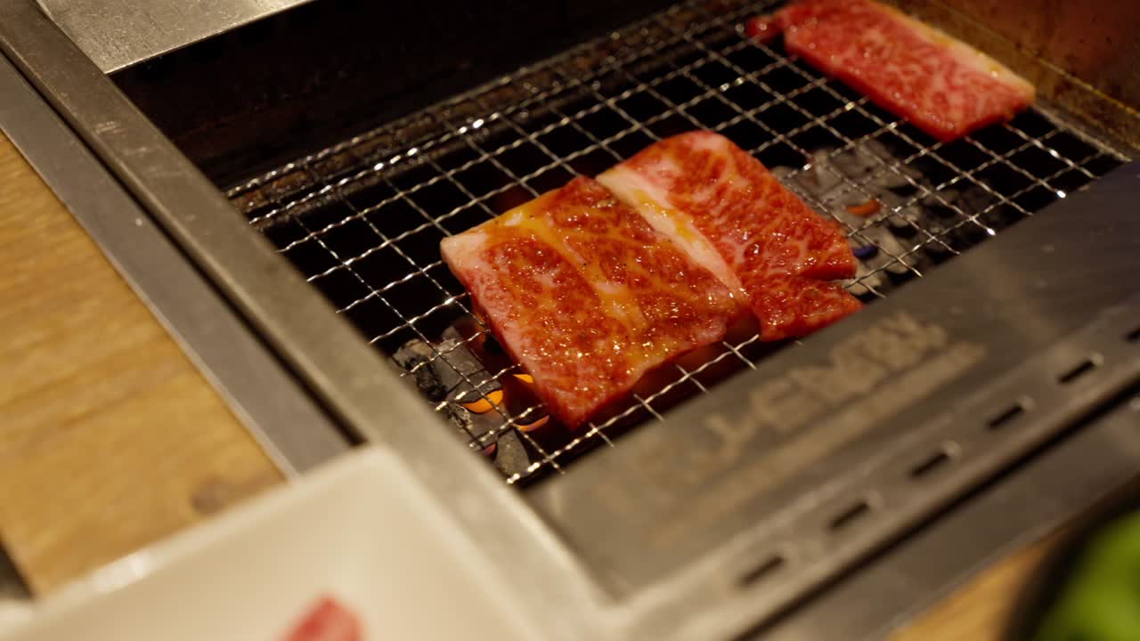 Tabletop Flame-Grilled Beef – Mouthwatering Japanese BBQ Moment