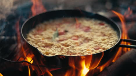 cocinar una sopa en cámara lenta