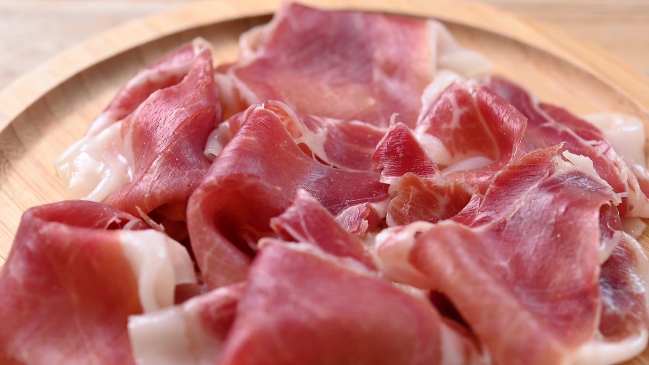 Fette di prosciutto serrano spagnolo