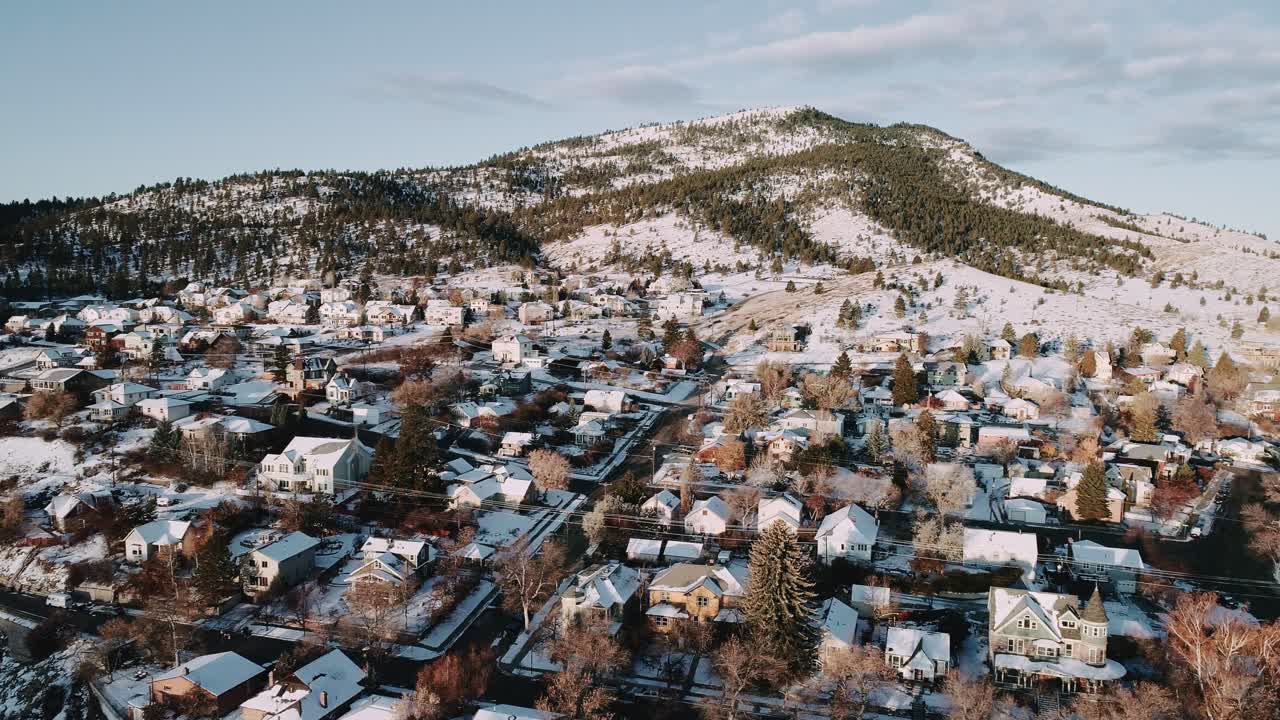 헬레나, 몬타나, 추운 겨울 아침, 아름다운 동네와 산이 있는 일출