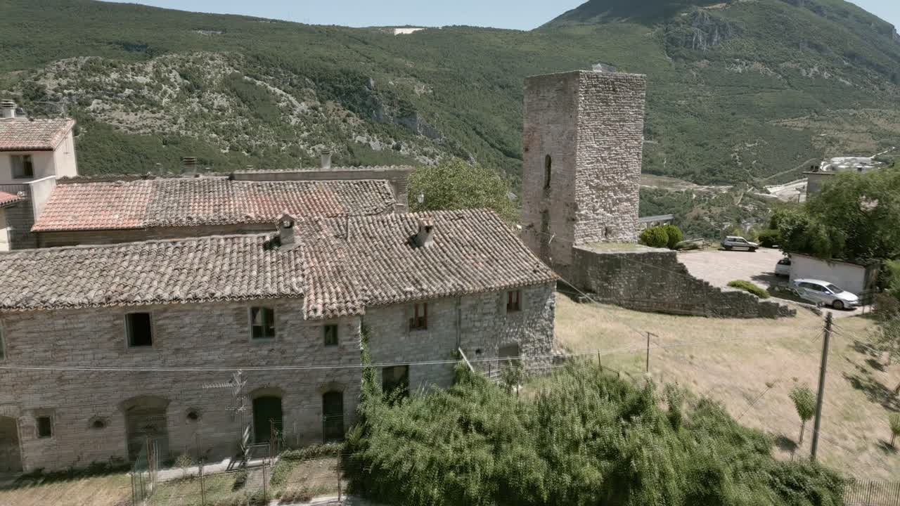 Drone footage over &amp;quot;Pierosara&amp;quot; a little town at the beautiful &amp;quot;Gola della Rossa&amp;quot; - Frasassi Caves Marche - Italy