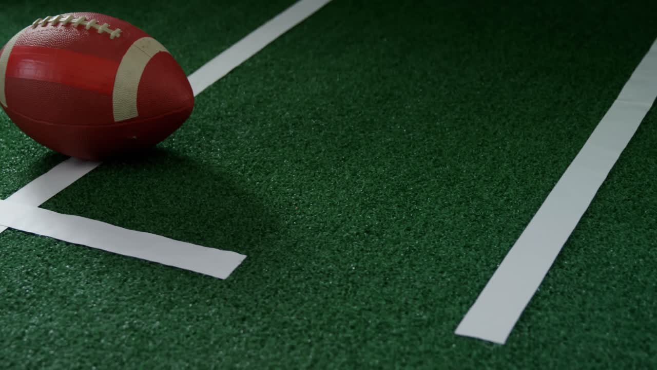Pallone da football americano su linea 4k