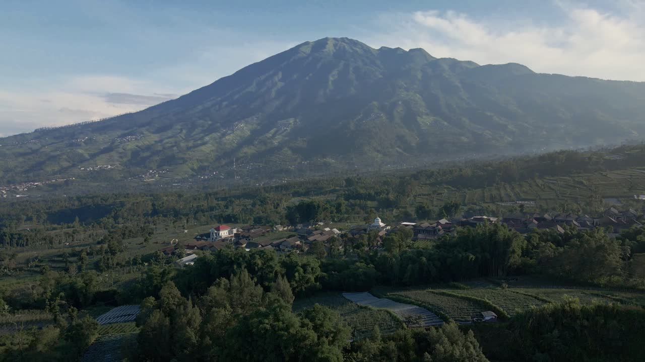 Vista aerea di un bellissimo paesaggio rurale tropicale