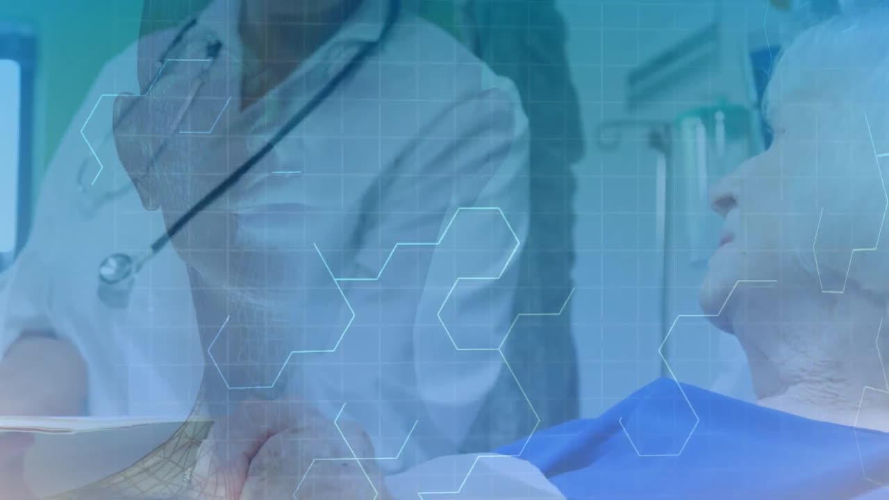 animation eines digitalen bildschirms über einem kaukasischen männlichen arzt, der einen älteren patienten überprüft