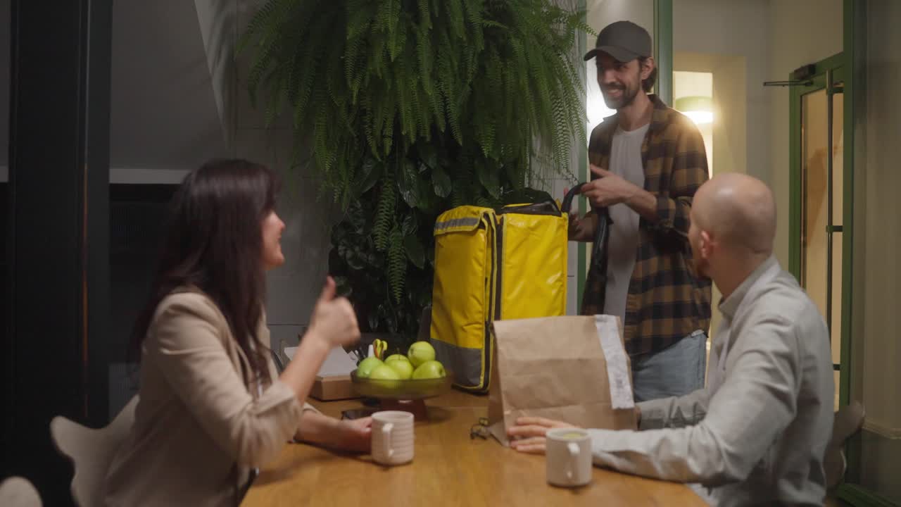 Food delivery to people at table