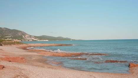 descripción general del paisaje marino de alcossebre, costa del azahar, comunidad valenciana, españa