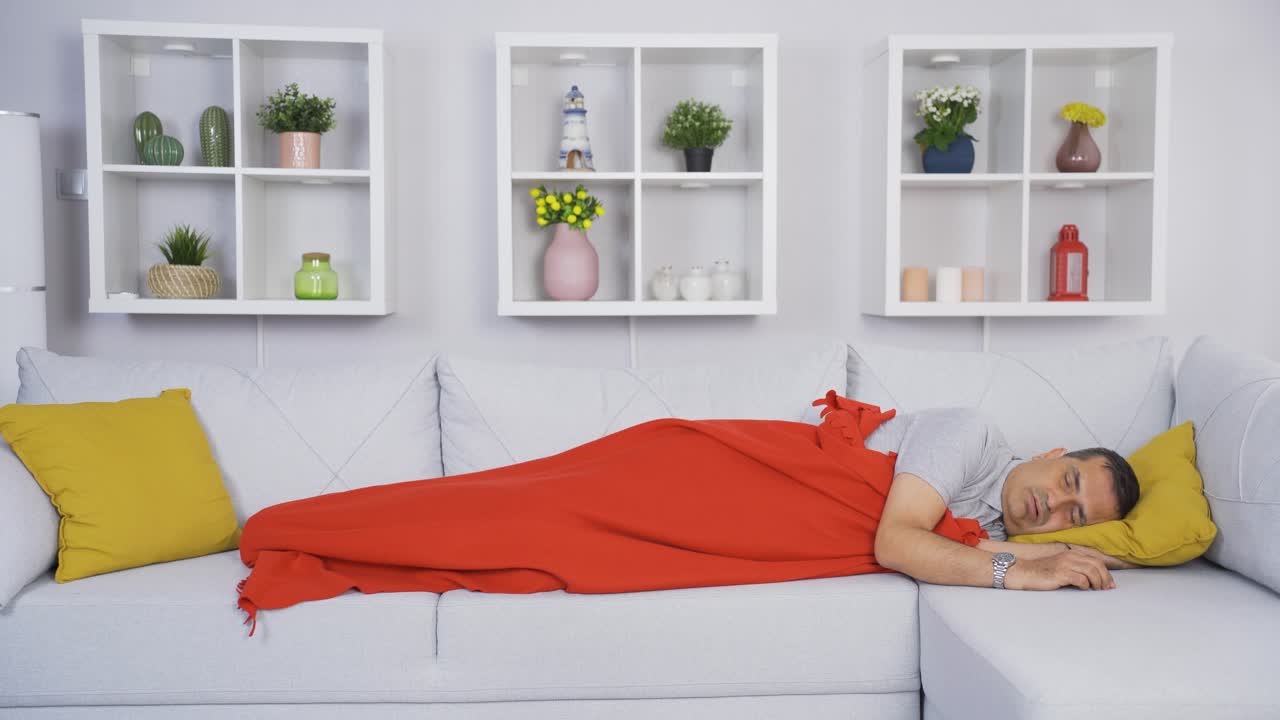 구르는  ⁇ 은이.