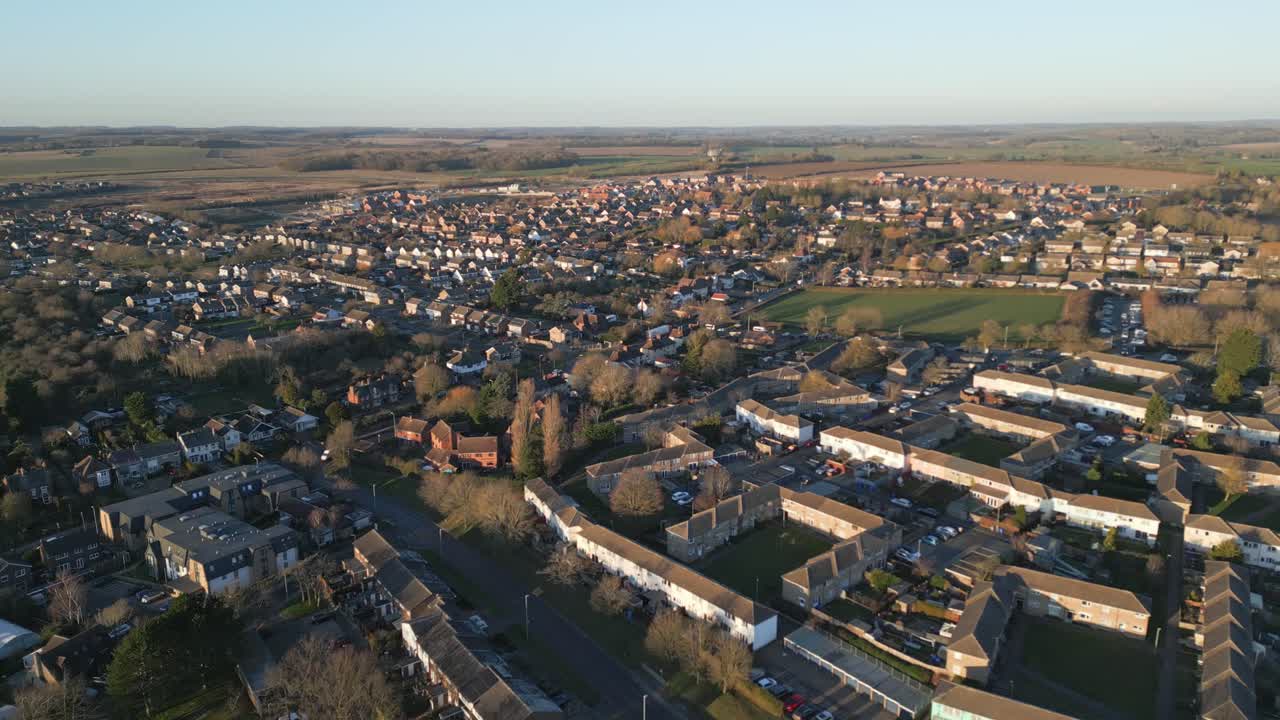 imágenes de drones de haverhill en cambridge sobre el campo y las casas