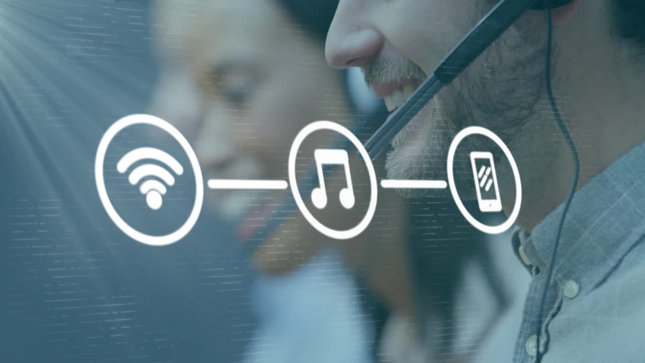 animación de iconos de medios sobre diversas personas de negocios que usan auriculares de teléfono en la oficina