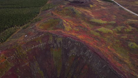 Vulkankratersee-Kerid-In-Der-Gegend-Von-Grímsnes,-Südisland