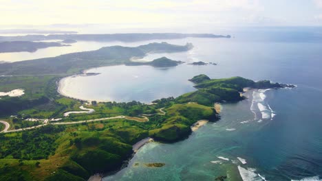 Juwelen-Der-Insel-Lombok:-Die-Exotischen-Strände-Im-Süden-Der-Insel-Lombok,-Indonesien,-An-Einem-Hellen-Morgen