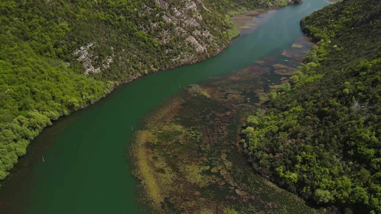 punto de vista de pavlova strana al río doblado y montañas