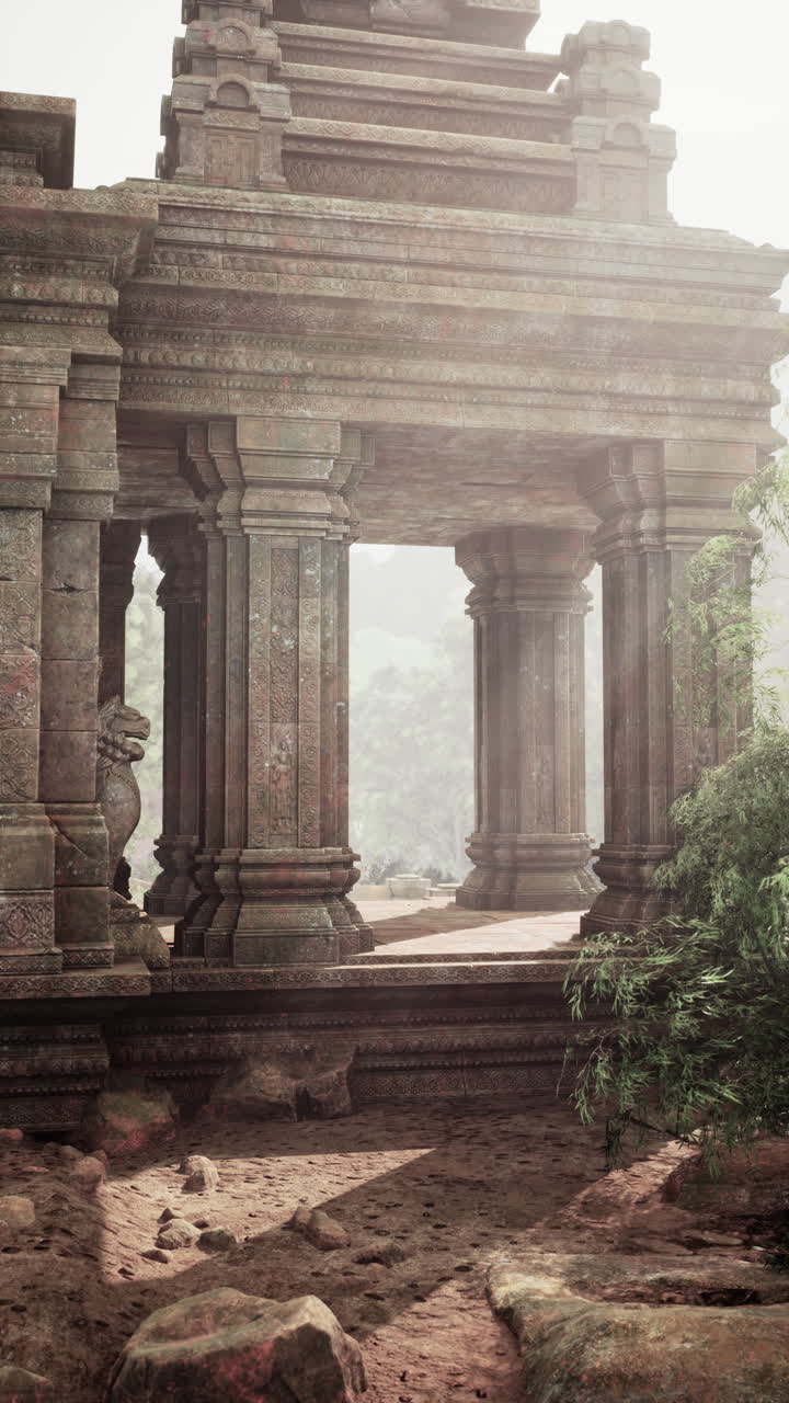 antiguo templo de piedra rodeado de árboles