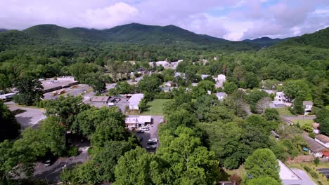 Suburbs-and-Housing-in-Black-Mountain-NC,-Black-Mountain-North-Carolina-shot-in-5