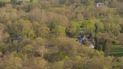 Schöne-Häuser-In-Abgelegener-Gehobener-Gegend-In-St