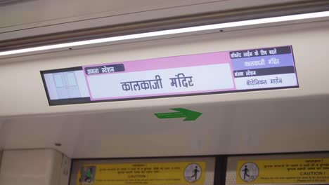 Bildschirm-Der-U-Bahn-In-Delhi,-Auf-Dem-Die-U-Bahn-Station-Kalkaji-Zu-Sehen-Ist