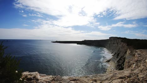 Video-De-Lapso-De-Tiempo-De-Malta,-área-De-Marsaskala-Desde-El-Camino-De-Munxar-Mirando-Al-Sur-En-Invierno