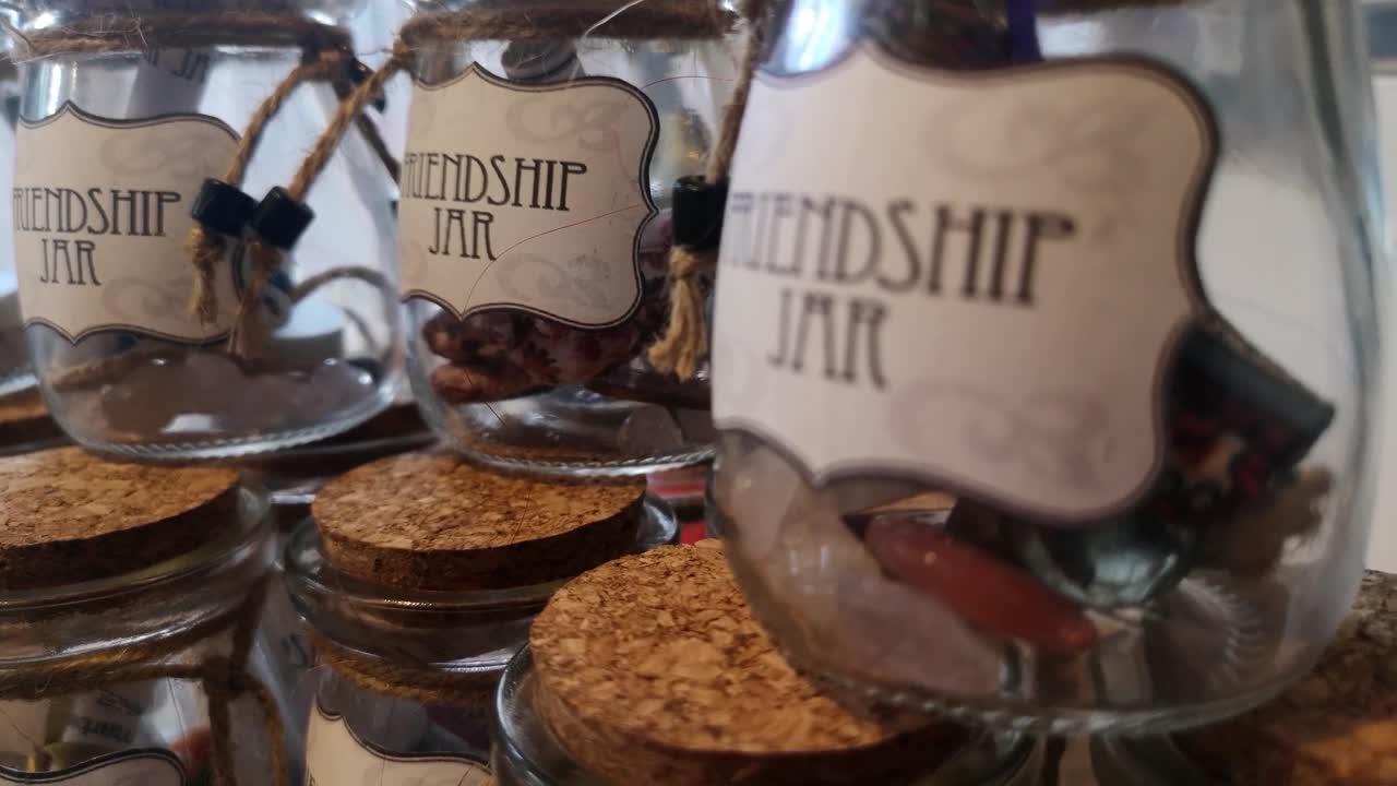 수제 맞춤형 독특한 동화 유리 우정 항아리가 뒤로 당겨 닫습니다.