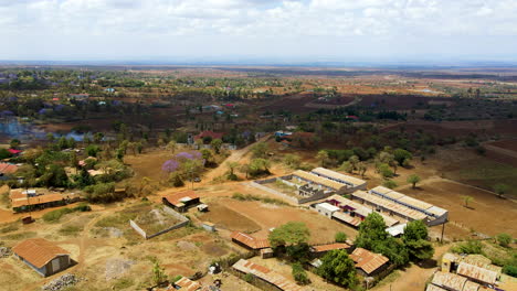 foque de edificios en un pequeño pueblo en la zona rural de kenia