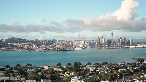 SLOWMO---Panorama-view-of-Auckland-skyline,-New-Zealand