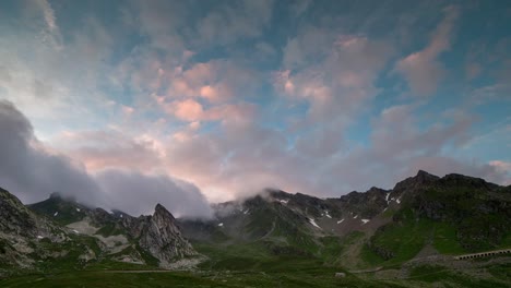 Bernhardiner-Sonnenuntergang-4k-00