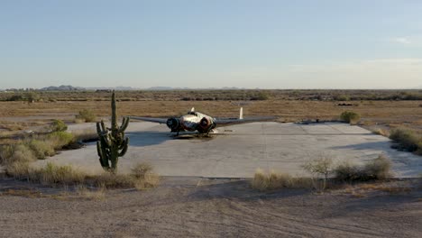 aviones abandonados en el cementerio del desierto.