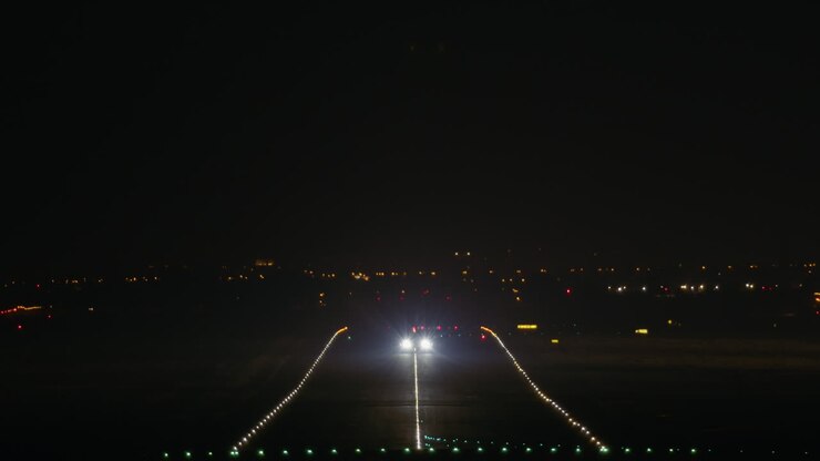 Decollo notturno dalla pista