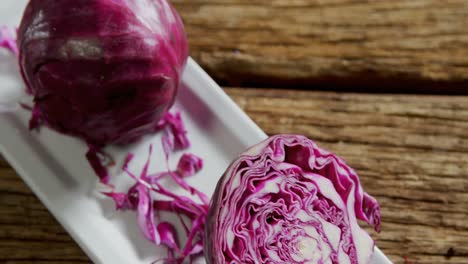 red cabbage on tray 4k