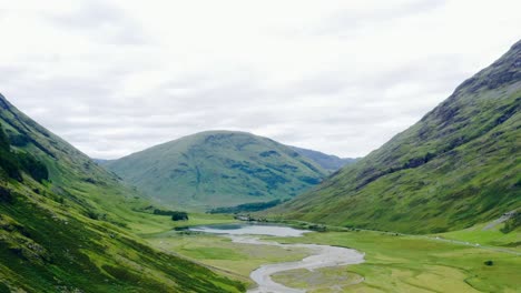 Aerial-Drone-Shot-of-Loch-Achtriochtan-in-Glen-Coe,-Scotland-01