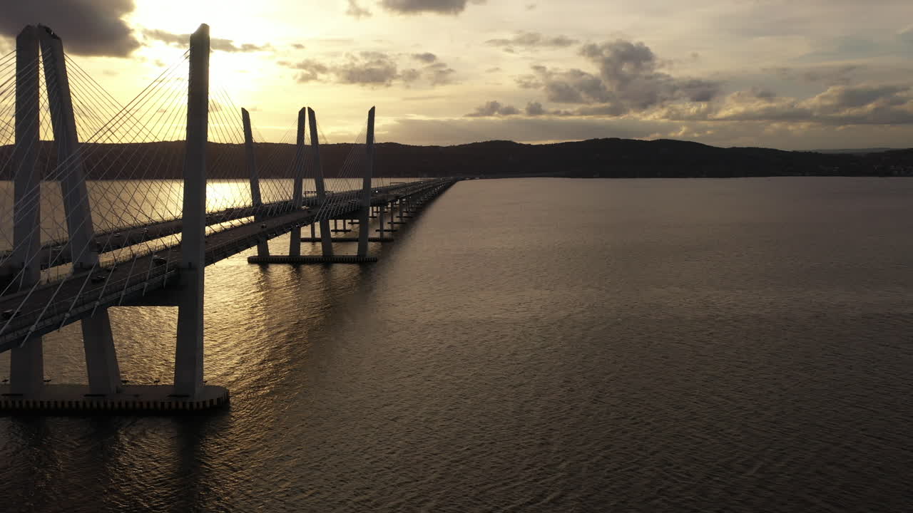 una toma aerea a lo largo del mario m