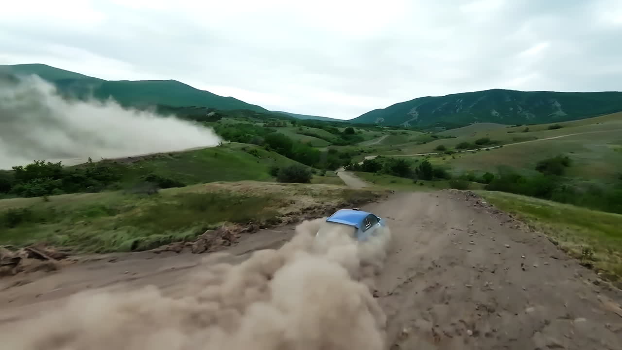 산을 가로질러 릴리 자동차 경주