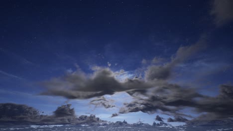 lapso de tiempo en el cielo nocturno nublado para visualización 3d