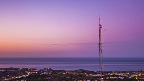 Farbübergang-Der-Skyline-Im-Morgengrauen,-Zeitraffer-Des-Alborán-Meeres-Rund-Um-Die-Küste-Von-Malaga