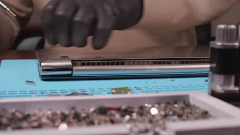 Laptop repair in a service center