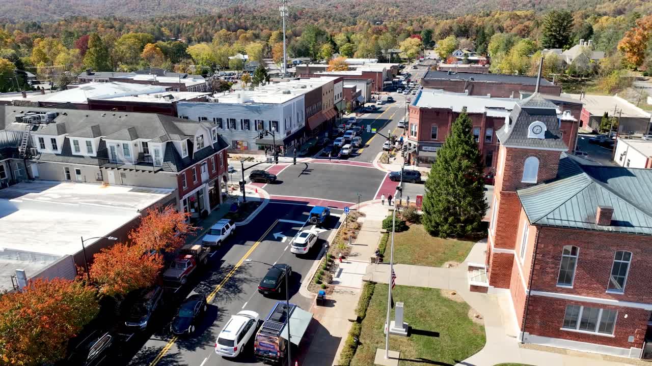 aerial sobre el juzgado en brevard nc, carolina del norte