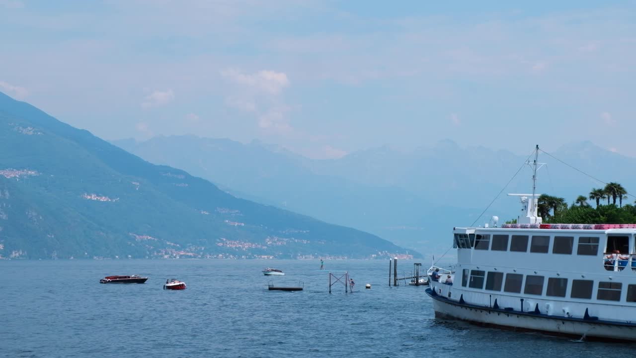 Scenic Lake Como with Mountains and Boats