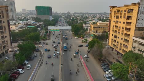 ocupado camino de shaheed-e-millat, karachi, pakistán - aéreo